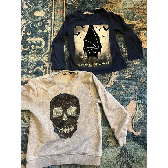 H&M boys size 2/4 4/6 years Halloween bat and skull shirt lot - Picture 1 of 5